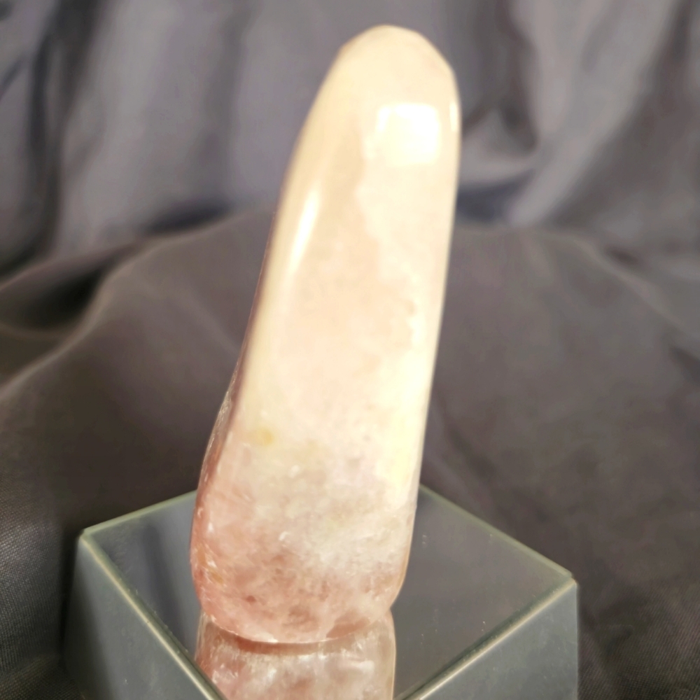 Strawberry Quartz - Picture 4 of 4